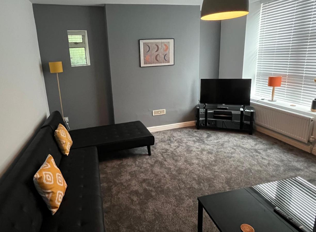 Spacious Ground Floor Suite Comfortably Sleeps Up To Eight Halifax Bagian luar foto