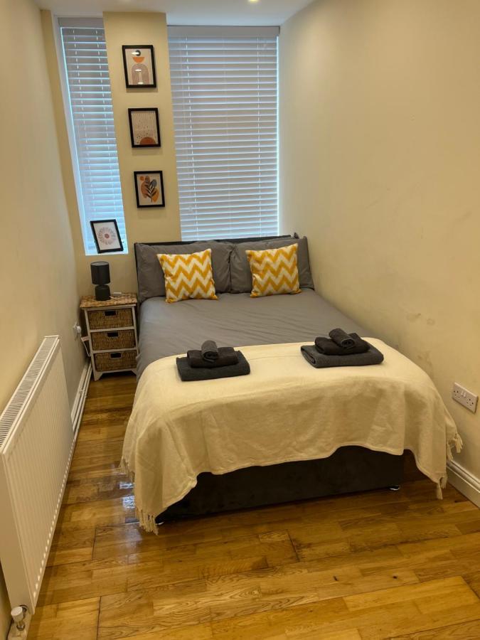 Spacious Ground Floor Suite Comfortably Sleeps Up To Eight Halifax Bagian luar foto