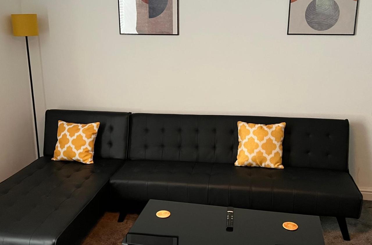 Spacious Ground Floor Suite Comfortably Sleeps Up To Eight Halifax Bagian luar foto